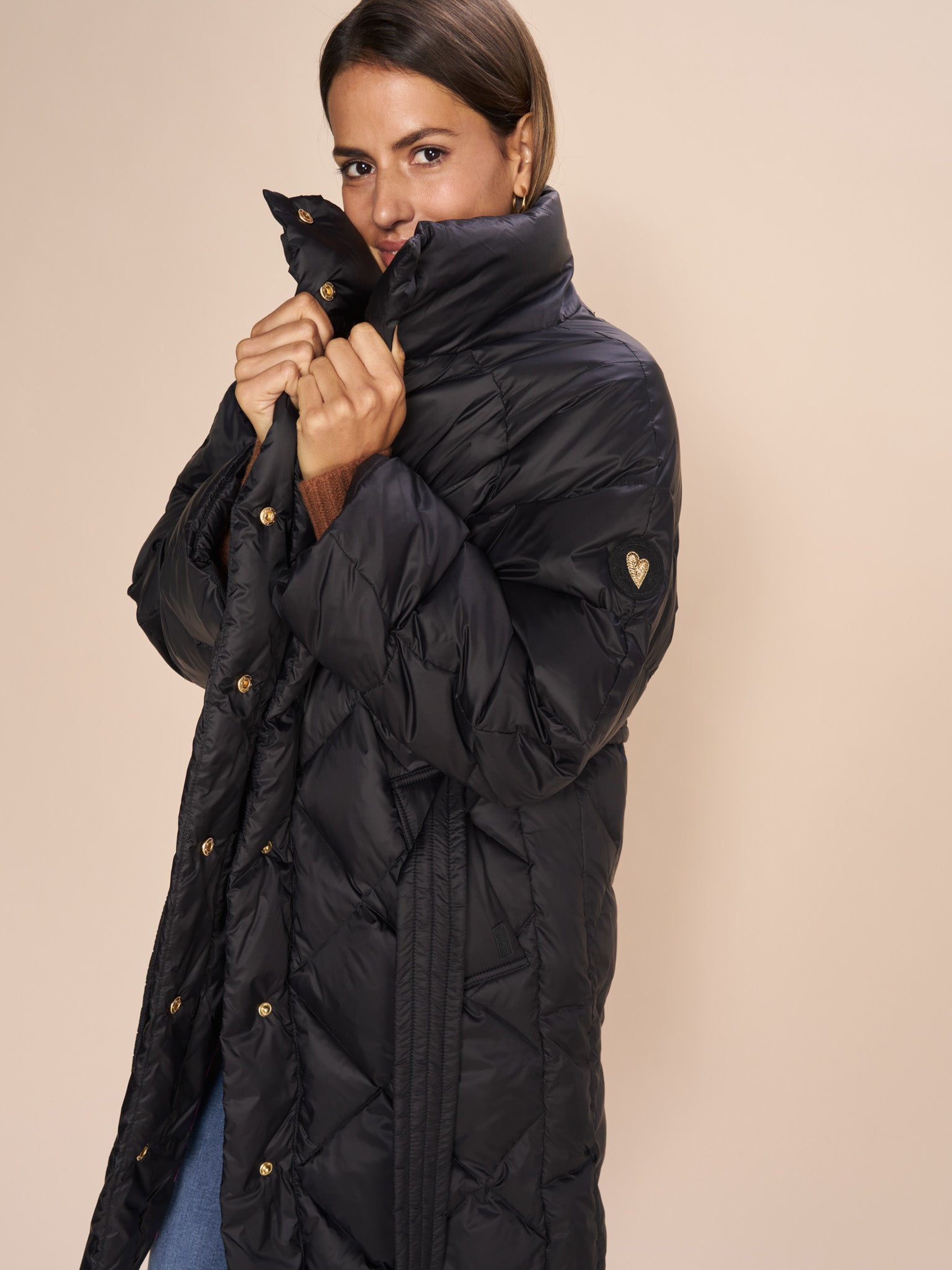 Modelshot / Black / Detail